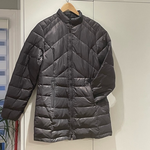 3/4 length winter coat. - Picture 2 of 8